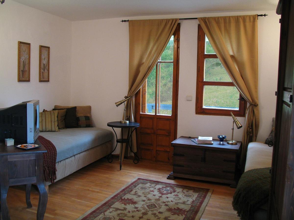Castle Cottage Bed & Breakfast 贝洛格拉奇 外观 照片