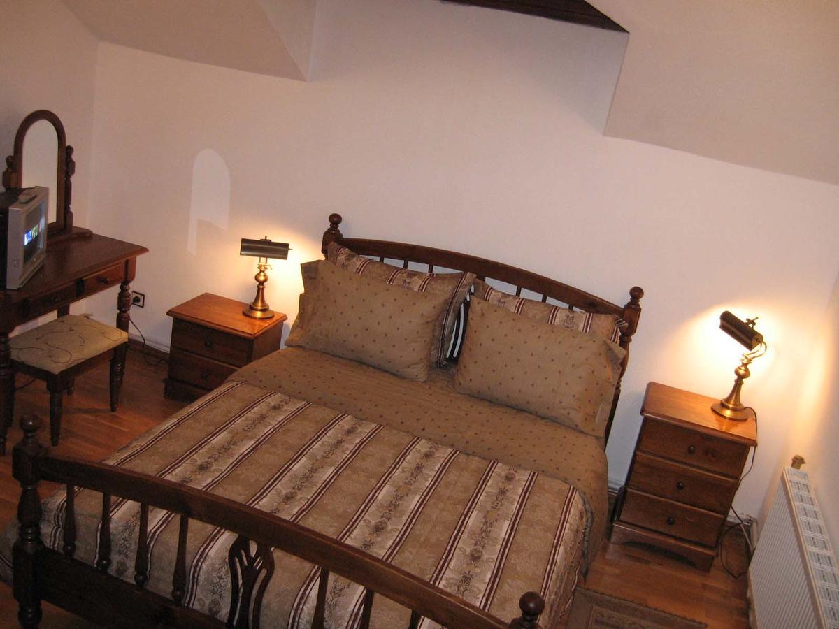 Castle Cottage Bed & Breakfast 贝洛格拉奇 外观 照片